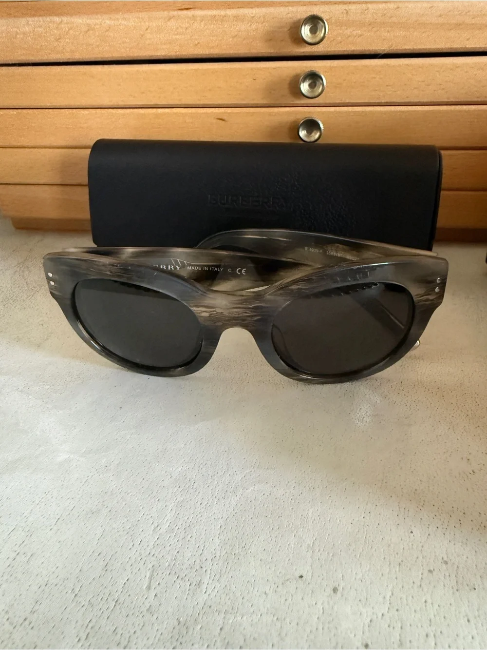 Burberry B4229-F Sunglasses Gray Marble Acetate Oversized Made Italy w Case